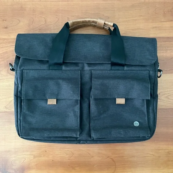 PKG Canada Richmond Laptop briefcase/messenger bag - up to 16” laptop dark gray